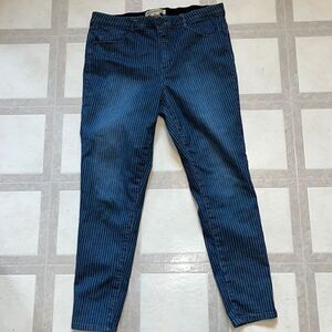 EXCELLENT CONDITION WOMEN’S SIZE 12 “AB”TECHNOLOGY STRIPED JEANS